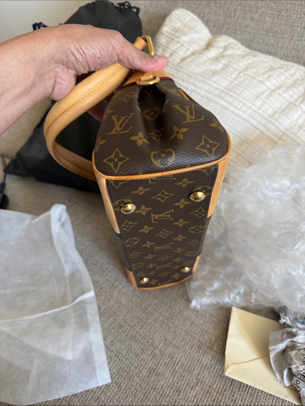Louis Vuitton Monogram Canvas Shoulder Bag with Tan Leather Trim - Picture 5 of 7